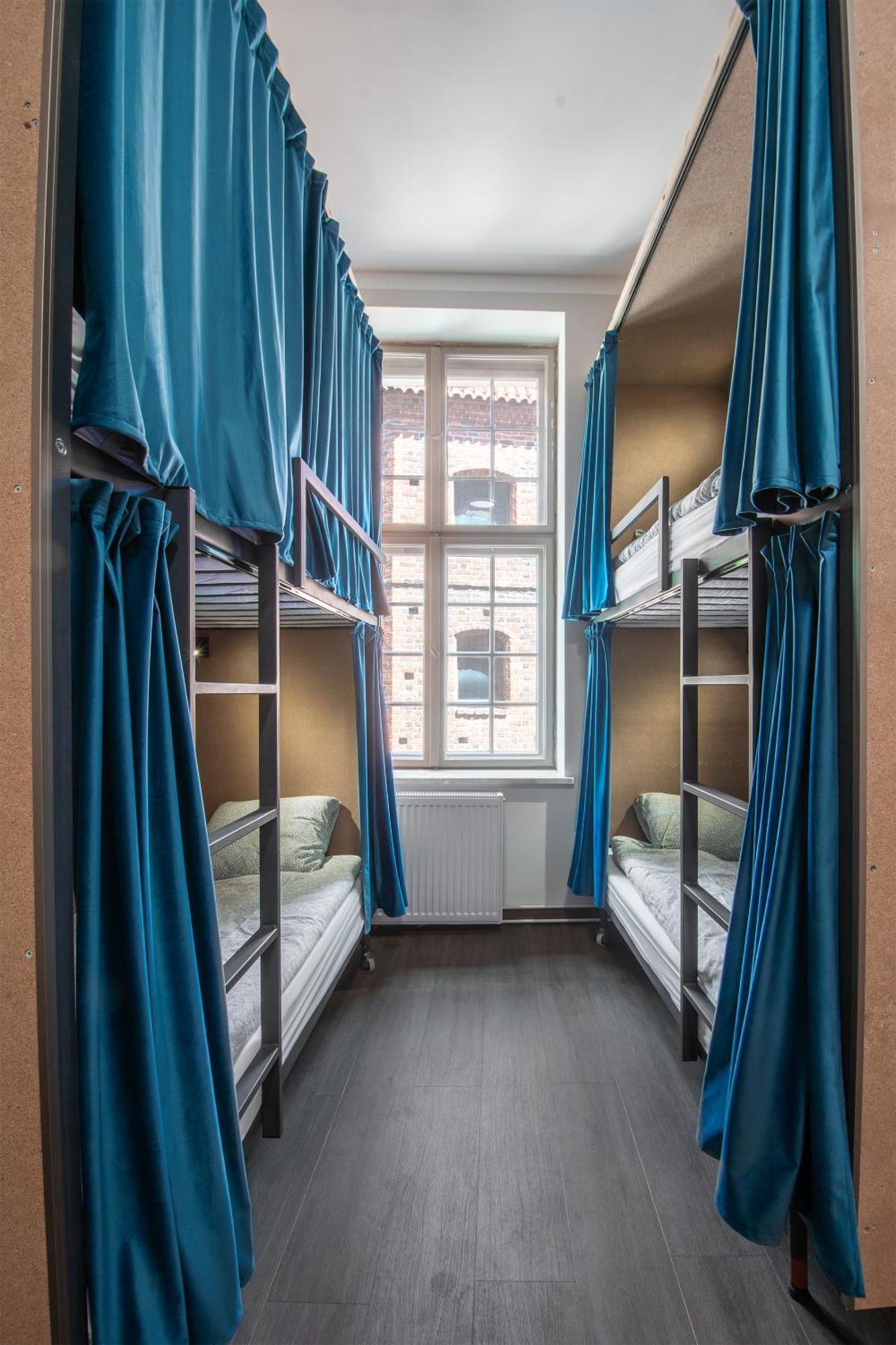 Happy Street Hostel Торунь Экстерьер фото