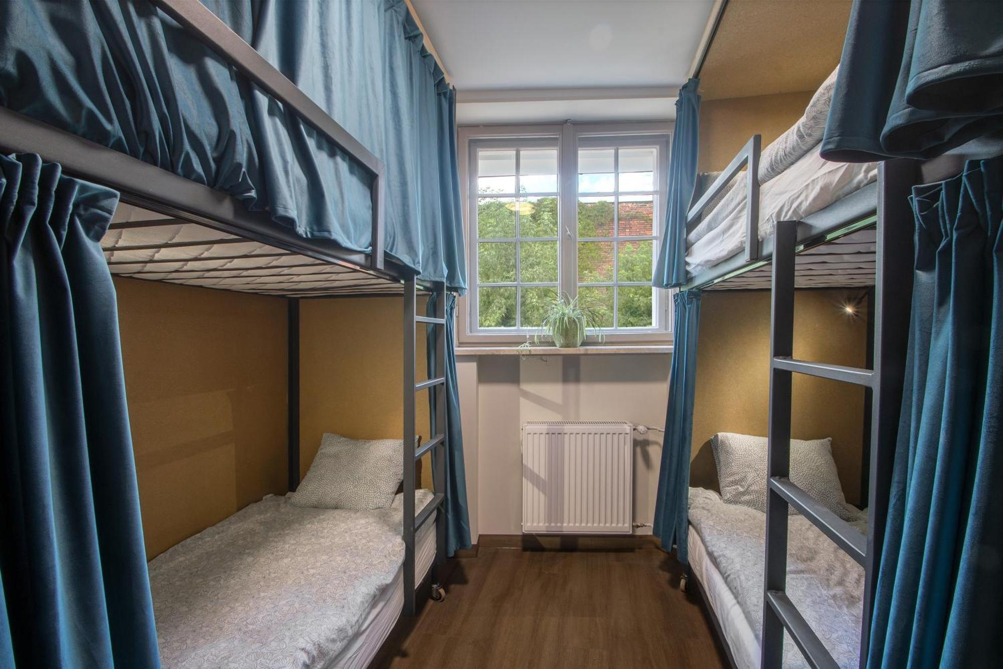 Happy Street Hostel Торунь Экстерьер фото