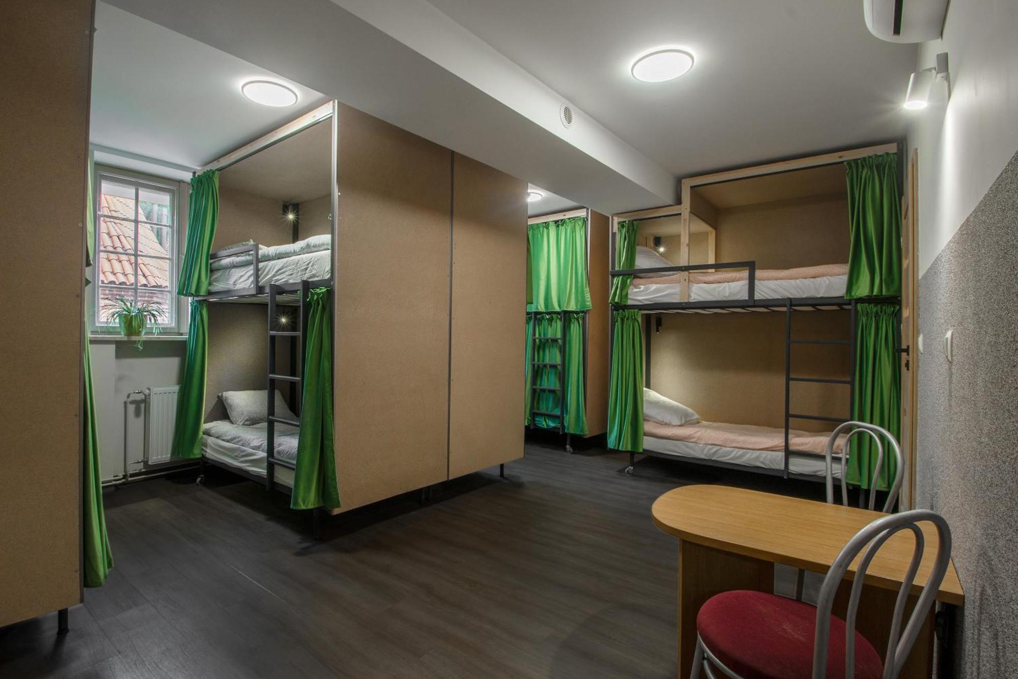 Happy Street Hostel Торунь Экстерьер фото