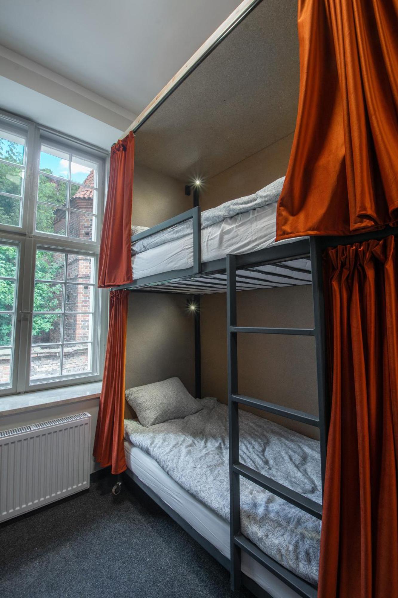 Happy Street Hostel Торунь Экстерьер фото