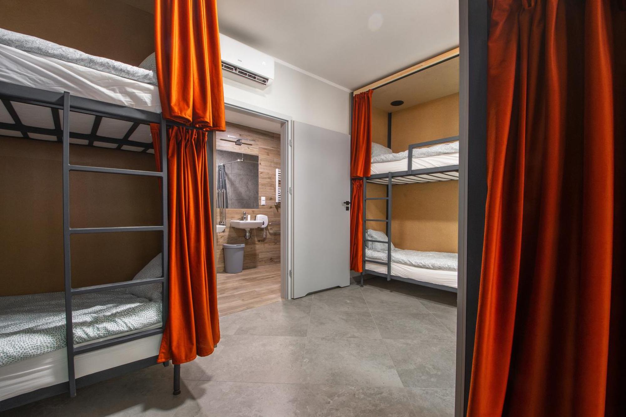 Happy Street Hostel Торунь Экстерьер фото