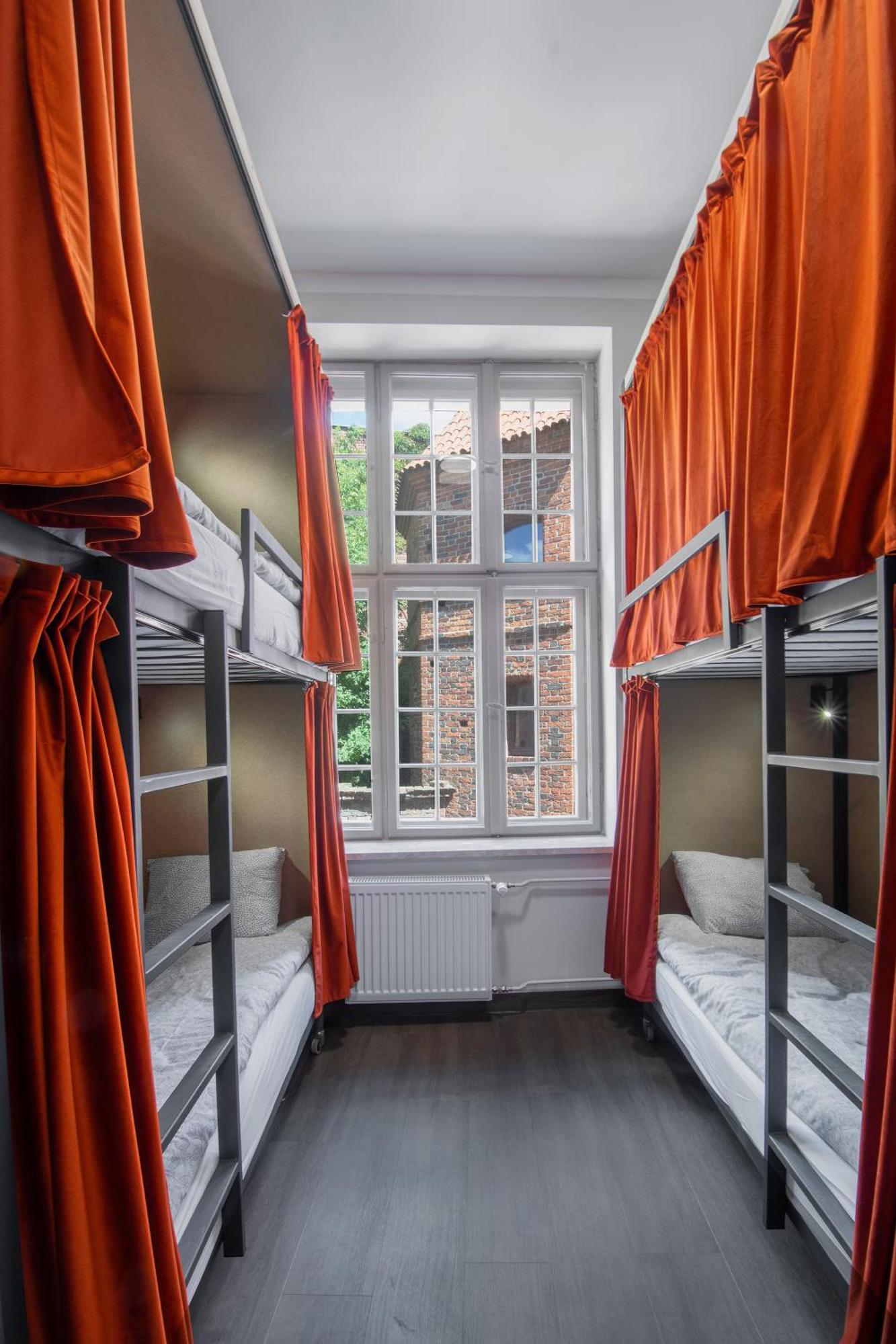 Happy Street Hostel Торунь Экстерьер фото