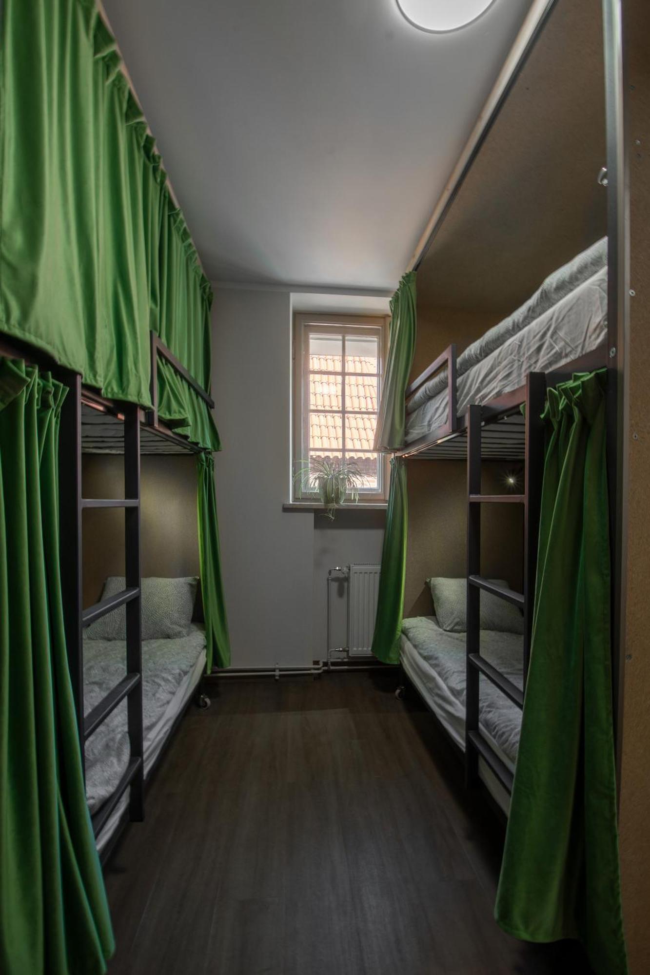 Happy Street Hostel Торунь Экстерьер фото